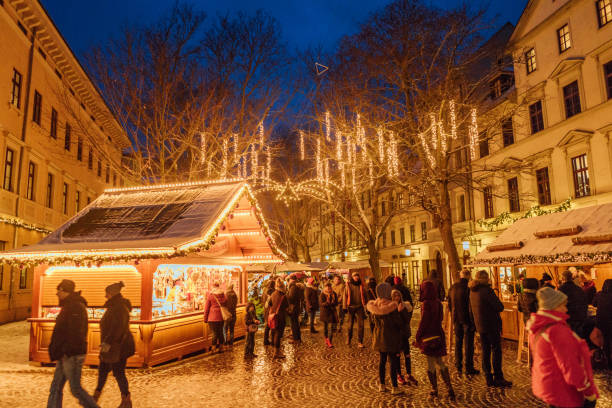 istock Christmas market in Weimar, Germany 892948032