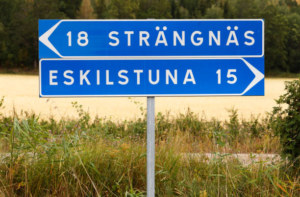 skyltat till strängnäs och eskilstuna - eskilstuna bildbanksfoton och bilder