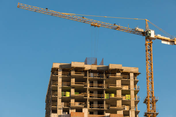 istock Construction of an apartment house 893102430
