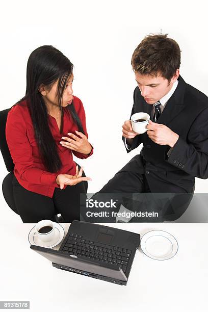 Businessmenschen Trinken Kaffee Stockfoto und mehr Bilder von Abmachung - Abmachung, Arbeiten, Berufliche Beschäftigung