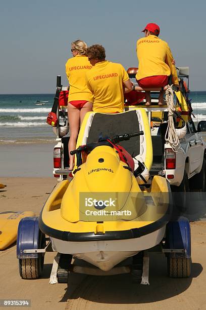 Lifeguards - Fotografias de stock e mais imagens de Surf - Surf, Rebentação, Resgate