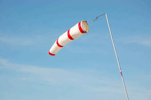 manga de viento - windsock sky natural phenomenon gale fotografías e imágenes de stock