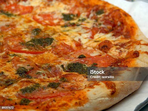 焼きたてのピザパイのクローズアップ - おやつのストックフォトや画像を多数ご用意 - おやつ, アブラナ科, イタリア