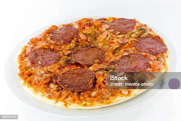 살라미 피자 0명에 대한 스톡 사진 및 기타 이미지 - 0명, 고기, 고추류
