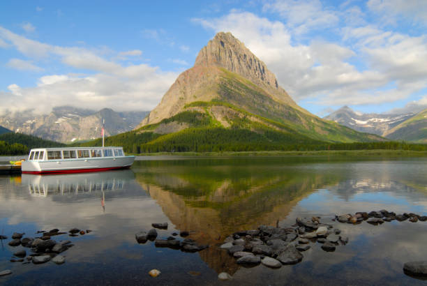 istock Grinnel Point and Swiftcurrent Lake 89326136