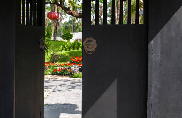 istock Chinese wooden doors / Chinese pavilion doors patterns in the Tang Dynasty 893262320