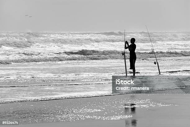 Photo libre de droit de Surf Pêcheur banque d'images et plus d'images libres de droit de Activité de loisirs - Activité de loisirs, Adulte, Appât de pêche