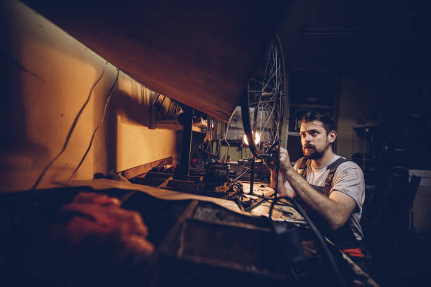 istock Male bicycle mechanic 893279286