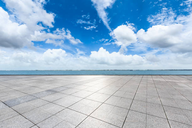istock Outdoor viewing platform and lake landscape under the blue sky 893281914