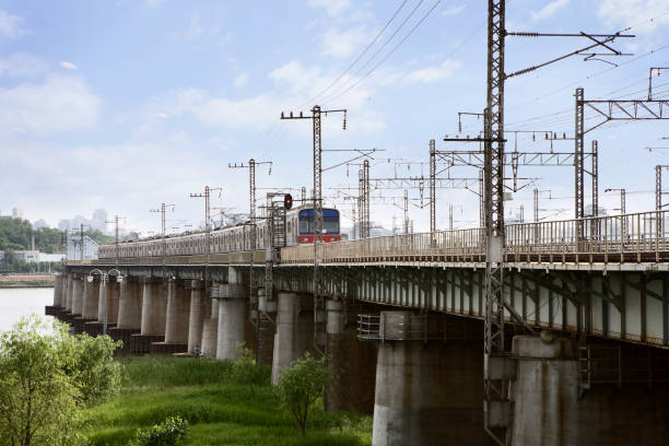 istock Subway and Bridge at Hanriver in Seoul 893285300