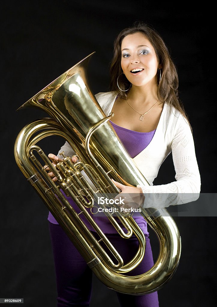 Mulher bonita com tuba um - Royalty-free Tuba Foto de stock