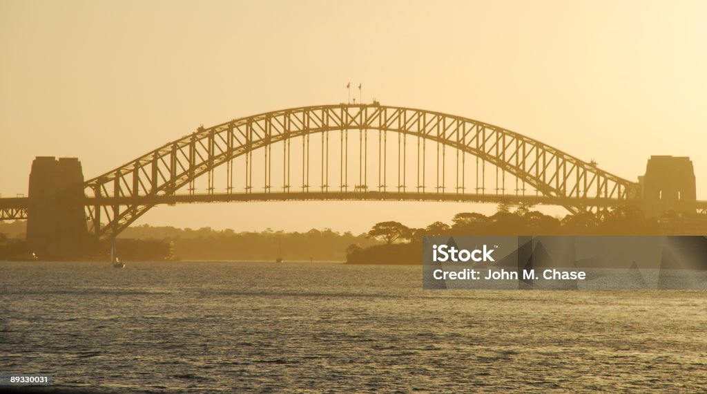 Sydney Harbour Bridge ao anoitecer - Foto de stock de Arquitetura royalty-free