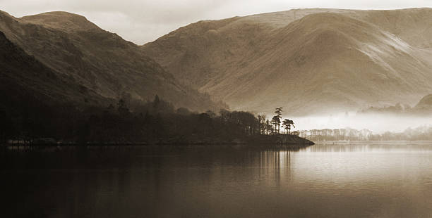 istock Mist over Ullswater lake 89331191