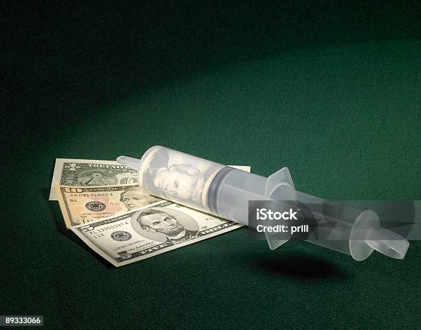 Injecção De Dinheiro - Fotografias de stock e mais imagens de Apoio - Apoio, Comprar, Crise