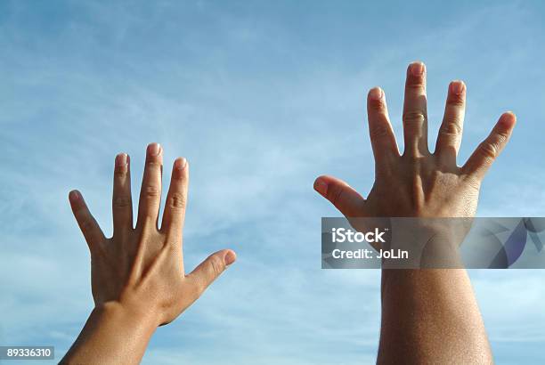 Offene Händen Am Himmel Stockfoto und mehr Bilder von Aufregung - Aufregung, Beten, Betrachtung