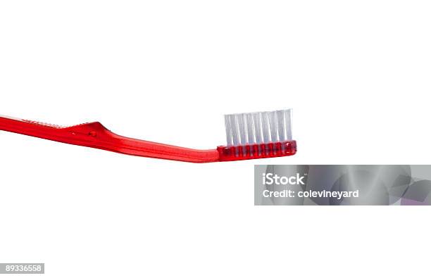 Rojo Cepillo De Dientes Foto de stock y más banco de imágenes de Asistencia sanitaria y medicina - Asistencia sanitaria y medicina, Cepillar, Cepillo de dientes