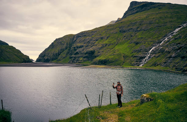 istock Taking a picture to show the parents back home 893378700