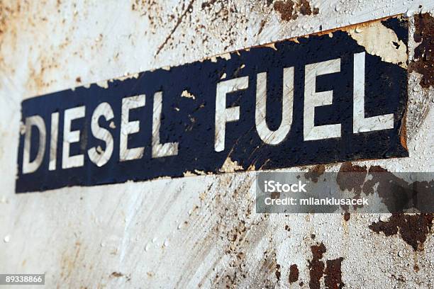 Топливо Up — стоковые фотографии и другие картинки Без людей - Без людей, Бензин, Вода
