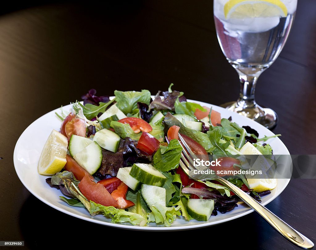 건강한 샐러드 테이블 - 로열티 프리 0명 스톡 사진
