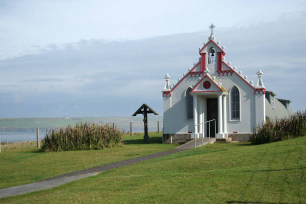 capela italiana - scotland orkney islands chapel italian culture - fotografias e filmes do acervo