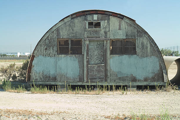 quonset chatka - quonset zdjęcia i obrazy z banku zdjęć