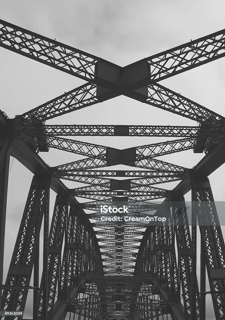 Старый и серый - Стоковые фото Мост роялти-фри