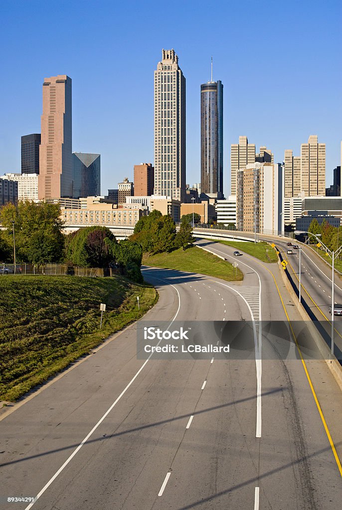 Centro de la ciudad de Atlanta, Georgia, USA el domingo por la mañana. - Foto de stock de Aire libre libre de derechos