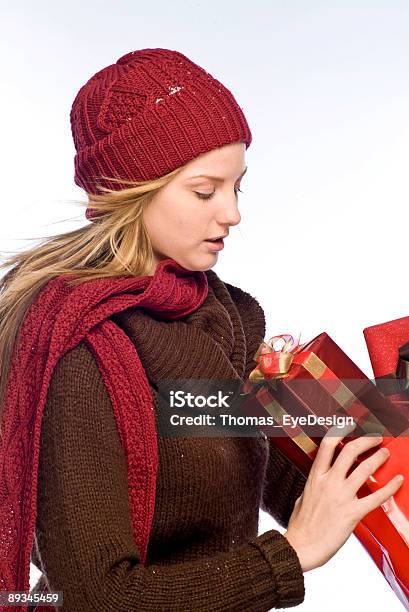 Foto de Winter Shopping e mais fotos de stock de Adulto - Adulto, Aniversário, Beleza