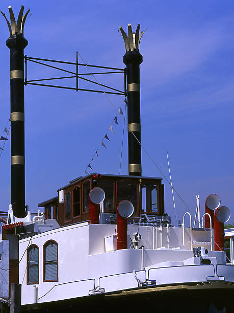 istock Paddle Steamer at Henley-On-Thames. oxfordshire. England 89345603
