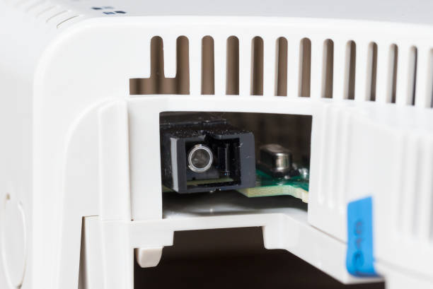 istock Simple home device for connecting the optic fiber 893460924