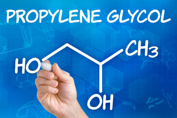 hand with pen drawing the chemical formula of propylene glycol - propylene imagens e fotografias de stock