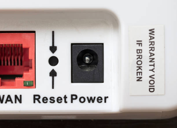 istock Simple home device for connecting the optic fiber 893465444
