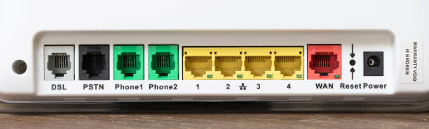 istock Simple home device for connecting the optic fiber 893466098