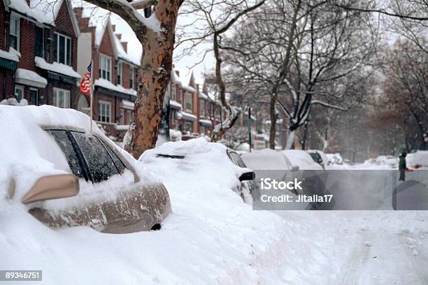 Carros Remistura Com Inspiração De Nevão De 2006brooklyn Nova Iorque - Fotografias de stock e mais imagens de Carro