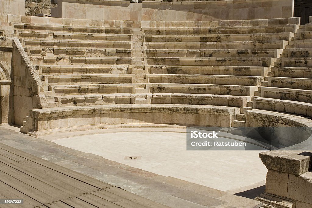 Amphithéâtre romain en petit comité - Photo de Bruit libre de droits