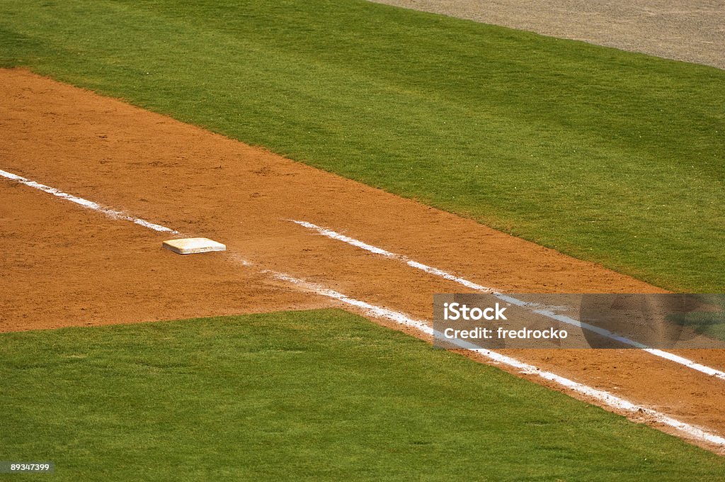 Primera Base en un campo de béisbol en juego de béisbol - Foto de stock de Campo de béisbol libre de derechos