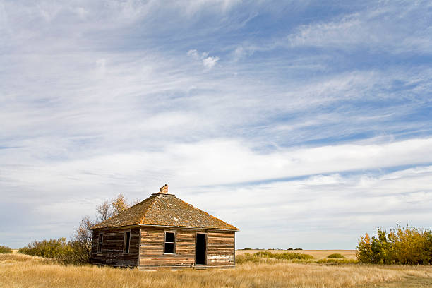 istock Abandoned Farmhouse on Prairie 89348103