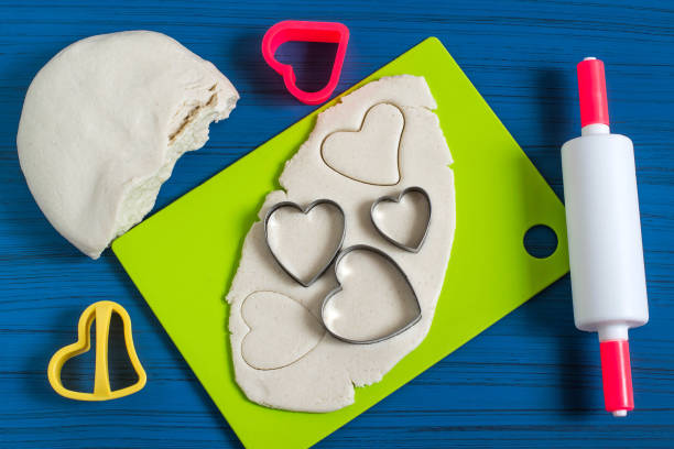 Making souvenirs from salted dough for Valentine's Day. Step 2