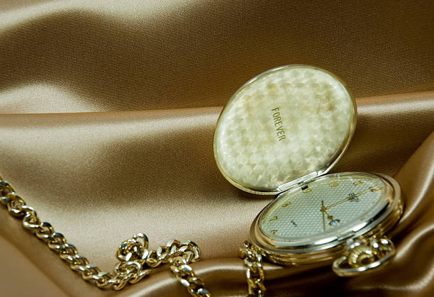 montre à gousset - jewelry obsolete old gold photos et images de collection
