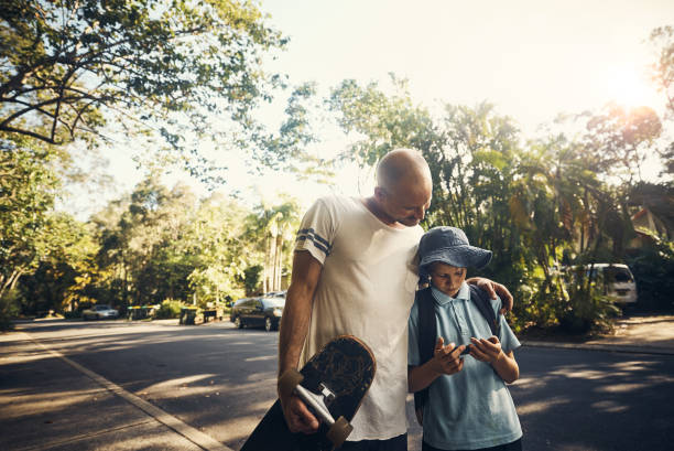 istock Can you teach me this skateboarding trick? 893505874