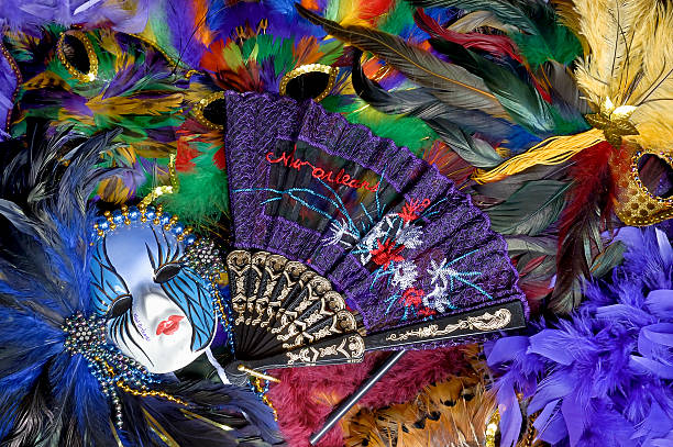 tempo di festa - mardi gras new orleans mask bead foto e immagini stock