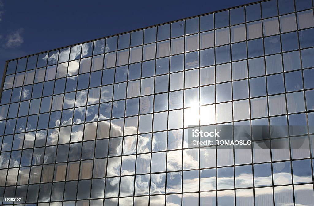 Edificio de oficinas en Roma con sky reflejo - Foto de stock de Arquitectura libre de derechos