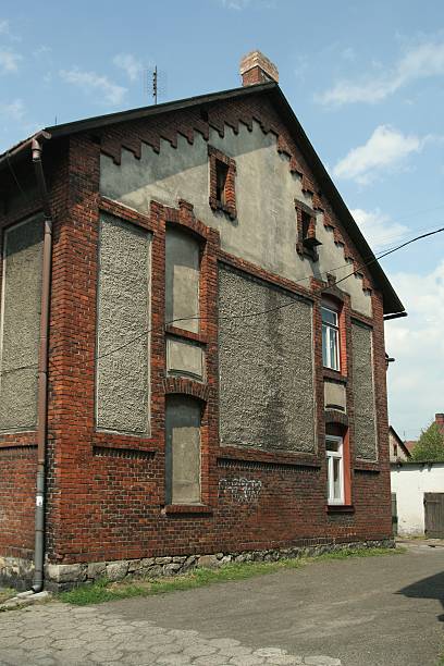 istock house of mining settlement 89352701
