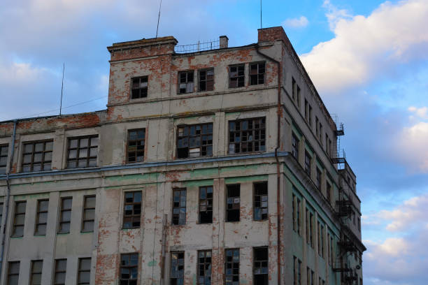 istock Front facade of an abandoned building 893529328