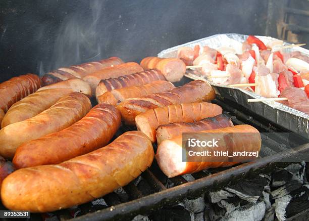 Kiełbasa Grille - zdjęcia stockowe i więcej obrazów Barbecue - Barbecue, Bez ludzi, Cielęcina