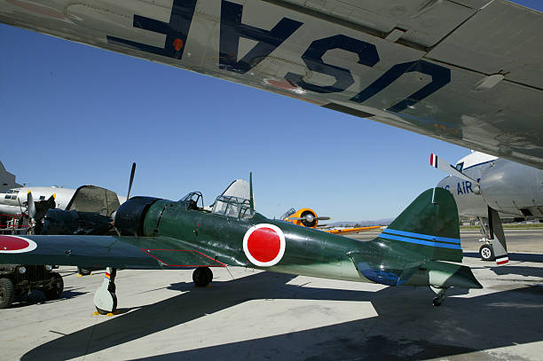 日本ゼロにランウェイ駐車場 - boyington ストックフォトと画像