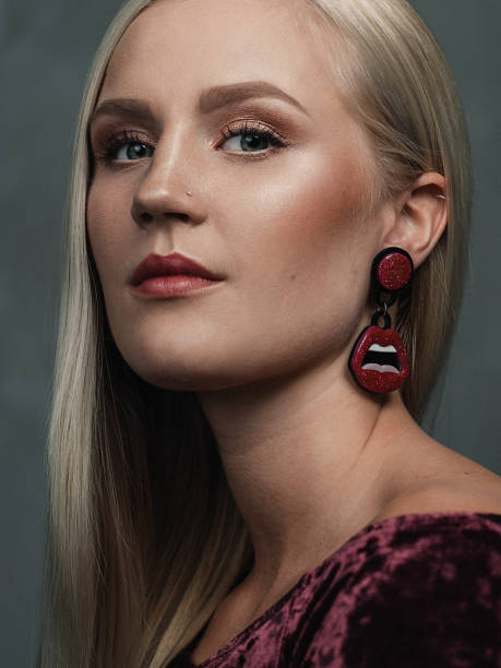 istock Young beautiful fashionable modern woman 893547456