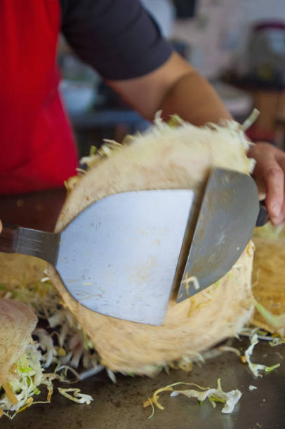 istock Make Hiroshima style okonomiyaki 893561358