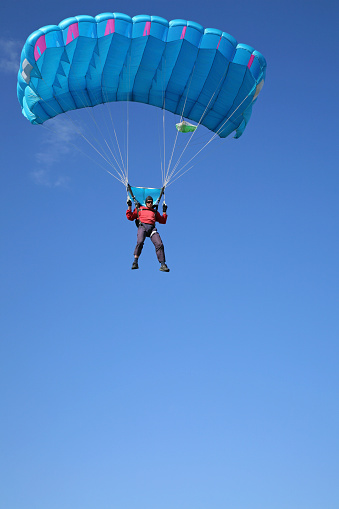 attraction skydiving in the sky