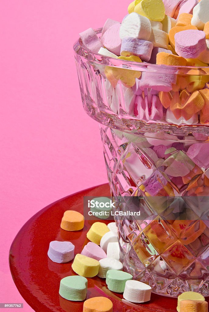 Doce Dia dos Namorados coração em um cristal de vidro e Fundo rosa - Royalty-free Alimentação Não-saudável Foto de stock